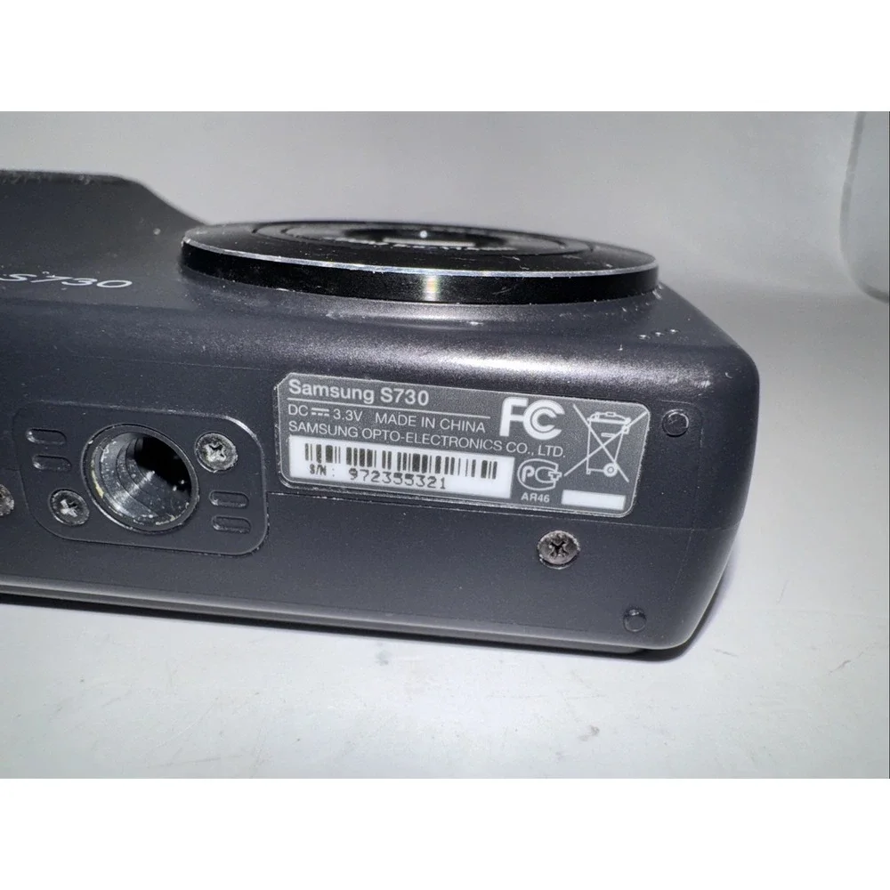 Samsung S730 Black Compact Digital Camera Untested